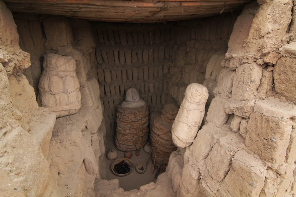 Pyramid of Huaca Pucllana no bairro de Miraflores em Lima, no Peru. Pyramid of Huaca Pucllana no bairro de Miraflores em Lima, no Peru