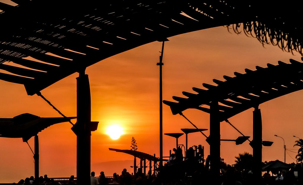 Pôr do sol em Lima, no Peru Pôr do sol em Lima, no Peru