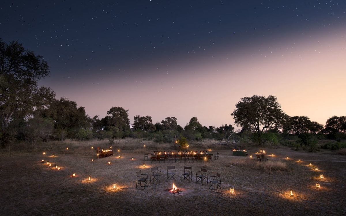 anoitecer na savana do zimbábue