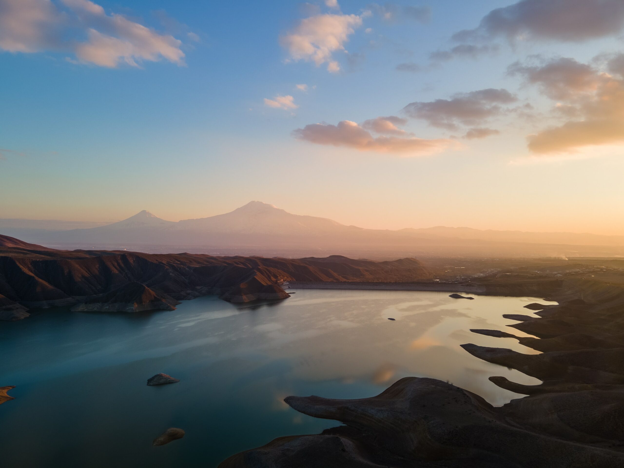 Monte Ararat no pôr do sol.